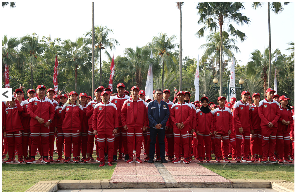 Ketua Komisi E DPRD Provinsi DKI Jakarta Iman Satria menghadiri pelepasan ratusan Kontingen Atlet Pelajar DKI Jakarta yang akan berlaga pada Pekan Olahraga Pelajar Nasional (POPNAS) XVI Tahun 2023 di Halaman Balai Kota DKI, Rabu (23/8). Sebanyak 350 atlet akan mengikuti 21 cabang olahraga (Cabor) POPNAS XVI Tahun 2023 yang berlangsung pada 26 Agustus sampai dengan 4 September 2023 di Palembang, Provinsi Sumatera Selatan. Ratusan atlet dilepas langsung Pj Gubernur Provinsi DKI Jakarta Heru Budi Hartono dan Sekretaris Dinas Pemuda dan Olahraga DKI Jakarta Hendra Eka Permana.
