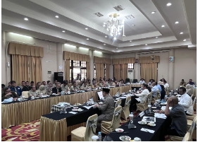 Komisi A DPRD Provinsi DKI Jakarta menggelar rapat bersama pemerintah provinsi (Pemprov) dalam rangka pembahasan dan pendalaman Rancangan Peraturan Daerah (Raperda) tentang APBD DKI Jakarta Tahun Anggaran 2025. Rapat dipimpin oleh Ketua Komisi A DPRD Provinsi DKI Jakarta Inggard Joshua didampingi Wakil Ketua Komisi A Alia Noorayu Laksono, dan Sekretaris Komisi A Mujiyono. “Dengan mengucapkan puji syukur Alhamdulillah atas berkenannya Allah Subhanahuwata’ala, Tuhan Yang Maha Kuasa, kita diberikan sehat semuanya hari ini, rapat saya buka,” ujar Inggard di Grand Cempaka Resort and Convention, Puncak, Bogor, Jawa Barat, Senin (18/11). Hadir para anggota Komisi A di antaranya Achmad Yani, Inad Luciawati, Nuchbatillah, Mohammad Ongen Sangaji, Dadiyono, Heri Kustanto, Ali Muhammad Johan, Manuara Siahaan, Zahrina Nurbaiti, dan Riano Ahmad. Sementara itu, hadir jajaran eksekutif dipimpin oleh Asisten Pemerintahan Sekretaris Daerah Provinsi DKI Jakarta Sigit Wijatmoko didampingi Inspektur DKI Jakarta Syaefuloh Hidayat, dan Kepala Badan Perencanaan Pembangunan Daerah (Bappeda) DKI Jakarta Atika Nur Rahmania. Kemudian Walikota Administrasi Jakarta Pusat Dhany Suksma, Walikota Administrasi Jakarta Timur Muhammad Anwar, Walikota Administrasi Jakarta Selatan Munjirin, dan Walikota Administrasi Jakarta Barat Uus Kuswanto. Termasuk juga walikota Administrasi Jakarta Utara, Bupati Kabupaten Administrasi Kepulauan Seribu, dan Badan Kepegawaian Daerah (BKD) DKI Jakarta. Adapun dalam kegiatan tersebut mengacu pada Surat Nomor 988/UD.00 yang telah disetujui oleh Ketua DPRD DKI Jakarta Khoirudin.