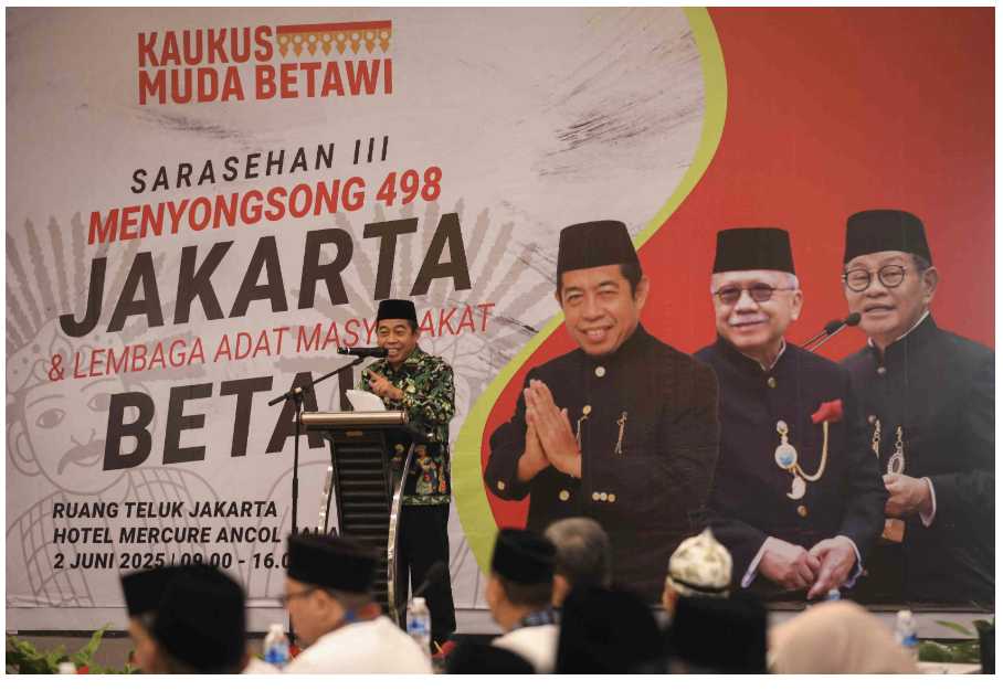 Ketua DPRD DKI Jakarta Khoirudin menghadiri Sarasehan III Kaukus Muda Betawi dengan tema ‘Menyongsong 498 Tahun Kota Jakarta dan Lembaga Adat Masyarakat Betawi Tahun 2025’ di Hotel Mercure, Jakarta Utara, Senin (2/6). Hadir juga dalam acara itu Gubernur DKI Jakarta Pramono Anung, Anggota Komisi D DPRD DKI Jakarta Ida Mahmudah, dan Walikota Jakarta Utara Hendra Hidayat. Lalu Kepala Dinas Kebudayaan DKI Jakarta Mochamad Miftahullah Tamary, serta Kepala Badan Kesatuan Bangsa dan Politik (Kesbangpol) DKI Muhamad Matsani. Dalam sambutannya, Khoirudin berkomitmen akan memprioritaskan revisi Peraturan Daerah (Perda) Nomor 4 Tahun 2015 tentang Pelestarian Kebudayaan Betawi. Harapan dia, agar Pemajuan Kebudayaan Betawi dan kebudayaan lain yang berkembang di Jakarta bisa optimal. “Saya sangat berkomitmen. Perda Pemajuan Kebudayaan Betawi saya jadikan prioritas di tahun ini,” ujar Khoirudin. Di kesempatan yang sama, Gubernur Pramono menyatakan komitmennya untuk membuat alas hukum sebagai pendukung Undang-Undang Nomor 2 Tahun 2024 tentang Provinsi Daerah Khusus Jakarta. “Ini bagian komitmen kita untuk menyelesaikan UU 2/2024,” tandas Pram.