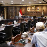 Komisi E Kawal Penyelesaian Aset Masjid At-Taqwa January 27, 2026 8:05 pm Komisi E DPRD DKI Jakarta mendorong Badan Pengelolaan Aset Daerah (BPAD) DKI Jakarta dan Jakarta Asset Management Center (JAMC) untuk segera menggelar rapat lanjutan bersama Yayasan Masjid At-Taqwa Tugu Permai guna menindaklanjuti kejelasan penggunaan lahan Masjid At-Taqwa. Dorongan tersebut disampaikan usai menerima audiensi Yayasan Masjid At-Taqwa Tugu Permai yang digelar di Gedung DPRD DKI Jakarta, Selasa (27/1). M. Subki menegaskan, rapat lanjutan diperlukan agar persoalan pemanfaatan lahan milik Pemerintah Provinsi (Pemprov) DKI Jakarta dapat segera diselesaikan secara jelas dan berkeadilan, terutama karena lahan tersebut digunakan untuk kepentingan rumah ibadah dan kegiatan sosial masyarakat. “Teman-teman dari pengurus masjid itu minta kejelasan tentang penggunaan lahan untuk masjid dan kegiatan-kegiatan yang terkait ibadah di masjid itu,” kata dia. Ia menyampaikan, pada prinsipnya Pemprov DKI Jakarta tidak akan memungut biaya sewa apabila lahan tersebut digunakan murni untuk rumah ibadah dan kegiatan sosial. Namun, jika terdapat pemanfaatan lain di luar fungsi ibadah, maka pengaturannya perlu dibahas dan dihitung sesuai ketentuan yang berlaku. Komisi E DPRD DKI Jakarta menegaskan komitmennya untuk mengawal proses koordinasi antara BPAD, JAMC, Dinas Sosial, dan Yayasan Masjid At-Taqwa agar pengelolaan aset daerah untuk rumah ibadah dapat berjalan sesuai aturan sekaligus memberikan manfaat maksimal bagi masyarakat. “Kalau memang ternyata digunakan semata-mata untuk ibadah, tentu Pemprov tidak akan memungut biaya sewa,” kata Subki. Pada kesempatan yang sama, Kepala Subbidang Pemantauan Suku Badan Pengelolaan Aset Jakarta Utara Anna Maria menjelaskan berdasarkan Peraturan Menteri Dalam Negeri Nomor 19 Tahun 2016 dan perubahannya Nomor 7 Tahun 2024, rumah ibadah tidak dikenakan biaya pemanfaatan aset sepanjang tidak ada aktivitas berbayar. “Sepanjang rumah ibadah itu tidak menarik uang ya tidak ada pemanfaatan lain selain buat rumah ibadah. Artinya tidak ada kegiatan yang berbayar,” kata Maria. Sementara itu, perwakilan Yayasan Masjid At-Taqwa Tugu Permai Imam Almargoni menyampaikan hingga saat ini pihak yayasan belum menerima dokumen fisik terkait perjanjian pinjam-meminjam lahan yang sebelumnya disepakati dengan Pemprov DKI Jakarta. Kondisi tersebut, lanjut Imam, berdampak pada terhambatnya pengajuan hibah serta berbagai permohonan bantuan untuk mendukung operasional dan kegiatan sosial masjid. Oleh sebab itu, pihak yayasan berharap rapat lanjutan dapat segera dilaksanakan agar status lahan memiliki kepastian hukum. “Kami disini memohon kepada pimpinan baik dari Komisi E maupun BPAD, Dinas Sosial dan lain sebagainya, agar yang pertama lahan yayasan masjid Yayasan Masjid At-Taqwa kami kelola ini minimal tidak ada lagi biaya sewa-menyewa lagi,” kata dia. (yla/df)