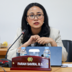 Penertiban Manusia Gerobak, Farah: Harus Tetap Humanis February 19, 2026 10:07 am Anggota Komisi E DPRD DKI Jakarta Farah Savira mendukung langkah penertiban manusia gerobak yang kerap muncul selama bulan suci Ramadan di sejumlah titik ibukota. Menurut Farah, penertiban terhadap Pemerlu Pelayanan Kesejahteraan Sosial (PPKS) bukan untuk menghalangi masyarakat bersedekah. Langkah itu justru bertujuan mencegah munculnya lebih banyak pengemis di ruang publik. Baik dari dalam maupun luar Jakarta. Menurut dia, niat bersedekah tetap baik. Namun jangan sampai mengundang orang untuk mengemis di ruang publik. “Kami mendukung penertiban manusia gerobak, terutama saat Ramadan,” ujar Farah, Rabu (18/2). Ia menegaskan, penanganan persoalan itu tidak cukup dengan penertiban semata. Perlu pembinaan berkelanjutan agar para tunawisma memiliki alternatif penghidupan. Farah mendorong kerja sama dengan Dinas Sosial DKI Jakarta. Instansi tersebut punya panti sosial. Bermanfaat menampung dan membina PPKS. “Di panti, mereka dapat pelatihan agar punya keterampilan dan peluang kerja,” kata dia. Ia juga menilai, perlu program pelatihan dan pengembangan keterampilan agar PPKS dapat meningkatkan taraf hidup. Tidak kembali ke jalan. Farah mengingatkan, pendekatan penanganan harus tetap mengedepankan sisi kemanusiaan. “Penertiban harus tetap humanis,” pungkas dia. (red)
