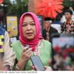 DPRD Dukung Penyelesaian PR Pemprov DKI February 20, 2026 8:39 pm Ketua Komisi D DPRD DKI Jakarta Yuke Yurike mendukung penuh pelaksanaan berbagai program Pemprov DKI Jakarta. Yuke mengungkapkan hal itu usai menghadiri talk show yang bertajuk ‘Satu Tahun Membangun Jakarta dari Bawah’ di Taman Bendera Pusaka, Kebayoran Baru, Jakarta Selatan, Jumat (20/2). “Kami di DPRD sangat-sangat support dan mengapresiasi apa yang setahun ini sudah pak gubernur dan wakil gubernur lakukan,” ujar Yuke. Ketua Komisi D DPRD DKI Jakarta Yuke Yurike. (dok.DDJP) Meski demikian, tegas Yuke, perlu penyelesaiaan sejumlah pekerjaan rumah dalam waktu mendatang. Terutama terkait kesenjangan kemiskinan. “Ini mungkin jadi PR kita bersama di tengah keterbatasan fiskal,” kata dia. Persoalan banjir, kemacetan, dan kemiskinan, lanjut Yuke, akan menjadi tantangan bersama antara DPRD dan Pemprov DKI Jakarta. “Challenge kita ke depan di DPRD untuk bersama-sama memastikan anggaran itu untuk kepentingan masyarakat Jakarta,” pungkas dia. (apn/df)