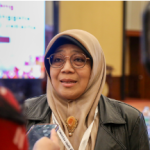 Legislator Apresiasi Gerak Cepat Penanganan Tumpukan Sampah February 26, 2026 10:05 am Anggota Komisi E DPRD DKI Jakarta Sholikhah mengapresiasi penanganan terhadap tumpukan sampah di lingkungan permukiman RT 013 RW 03, Duri Kosambi, Cengkareng, Jakarta Barat, pada Senin (23/2). Sebelumnya, Sholikhah menampung aspirasi warga lewat kegiatan reses. Selanjutnya, ia berkoordinasi dengan pihak kelurahan setempat. Pihak kelurahan setempat pun langsung menerjunkan petugas Penanganan Prasaranan Sarana Umum (PPSU). Alhasil, lokasi penumpukan sampah teratasi. Sholikhah juga berharap, kegiatan reses terus menjadi sarana efektif mempererat hubungan antara wakil rakyat dan warga. “Serta mendorong percepatan penyelesaian berbagai permasalahan di lingkungan,” ujar politisi PKS itu. Tindakan cepat penanganan tumpukan sampah itu menuai apresiasi warga. “Terima kasih kepada Ibu Hj. Sholikhah atas kepedulian dan komitmen memperjuangkan kepentingan masyarakat,” ucap seorang warga. (red)